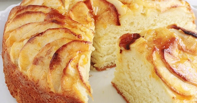 Gâteau au yaourt aux pommes moelleux recette facile Cuisine Culinaire