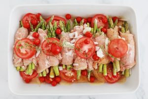 Recette blancs de poulet roules au four asperges tomates oignon pomme de terre plat leger